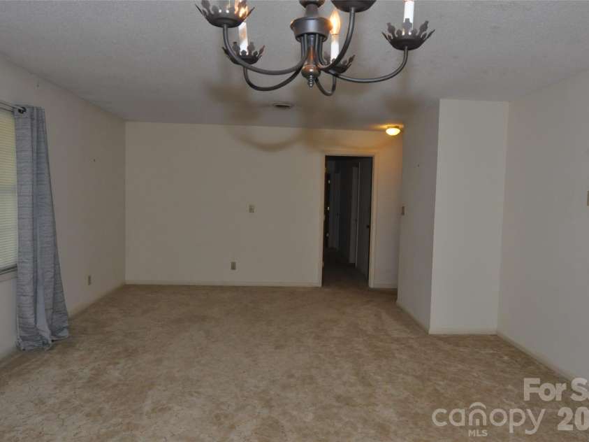 558 Sunrise Boulevard, Chester, SC 29706.  MLS# CAR4377345, YatesRealty ID 23075. 