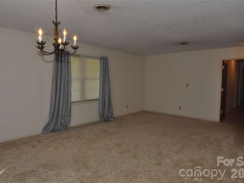 558 Sunrise Boulevard, Chester, SC 29706.  MLS# CAR4377345, YatesRealty ID 23075. 