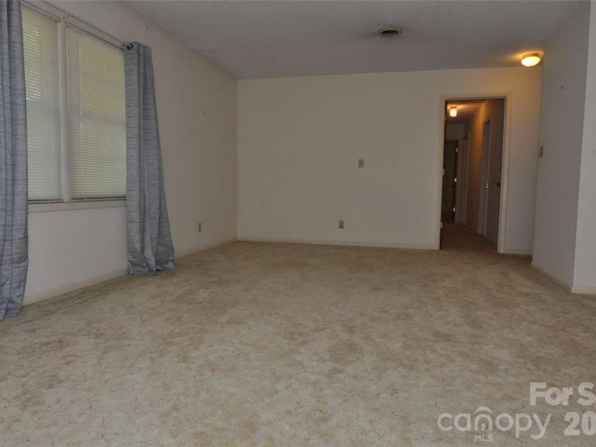 558 Sunrise Boulevard, Chester, SC 29706.  MLS# CAR4377345, YatesRealty ID 23075. 