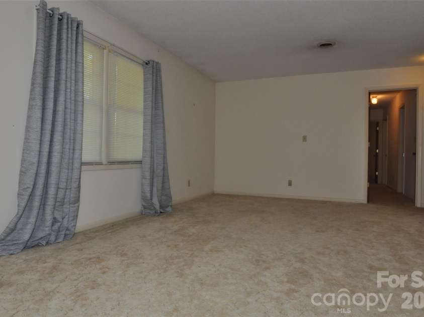 558 Sunrise Boulevard, Chester, SC 29706.  MLS# CAR4377345, YatesRealty ID 23075. 