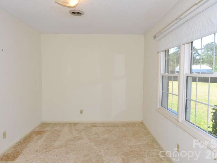 558 Sunrise Boulevard, Chester, SC 29706.  MLS# CAR4377345, YatesRealty ID 23075. 