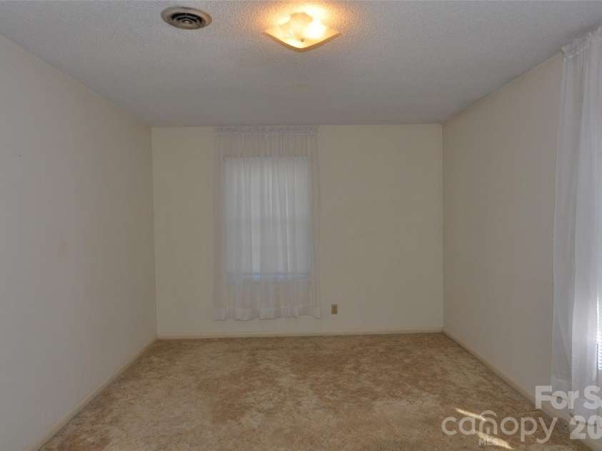 558 Sunrise Boulevard, Chester, SC 29706.  MLS# CAR4377345, YatesRealty ID 23075. 