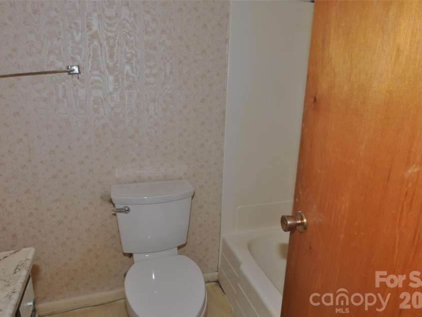 558 Sunrise Boulevard, Chester, SC 29706.  MLS# CAR4377345, YatesRealty ID 23075. 