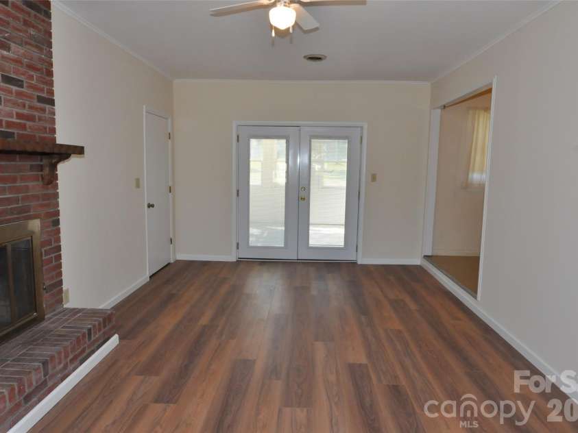 558 Sunrise Boulevard, Chester, SC 29706.  MLS# CAR4377345, YatesRealty ID 23075. 