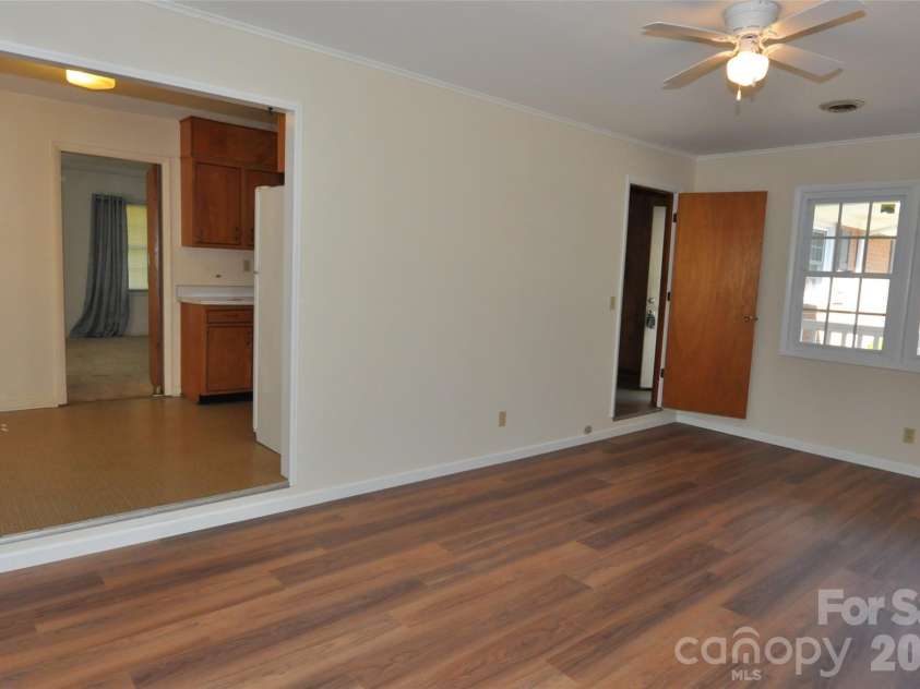 558 Sunrise Boulevard, Chester, SC 29706.  MLS# CAR4377345, YatesRealty ID 23075. 