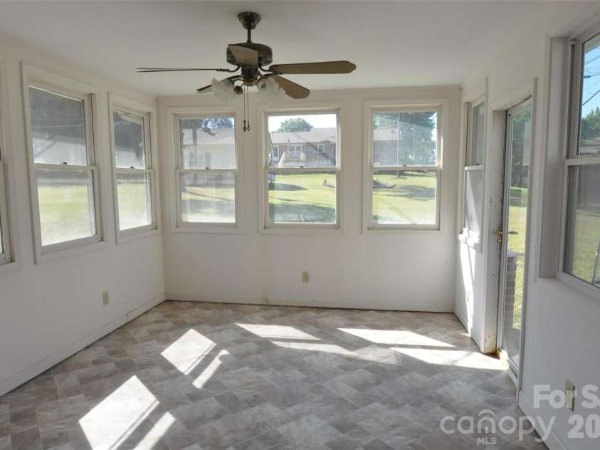 558 Sunrise Boulevard, Chester, SC 29706.  MLS# CAR4377345, YatesRealty ID 23075. 