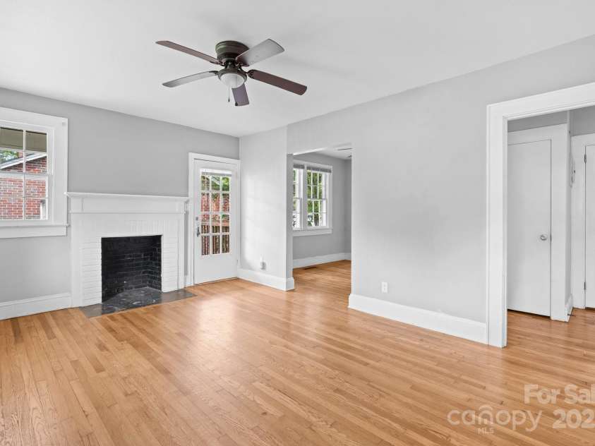 626 1st Avenue, Hickory, NC 28602.  MLS# CAR4269367, YatesRealty ID 23077. 