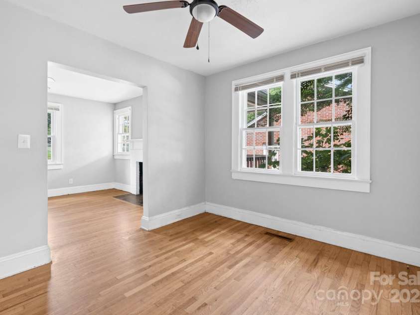 626 1st Avenue, Hickory, NC 28602.  MLS# CAR4269367, YatesRealty ID 23077. 