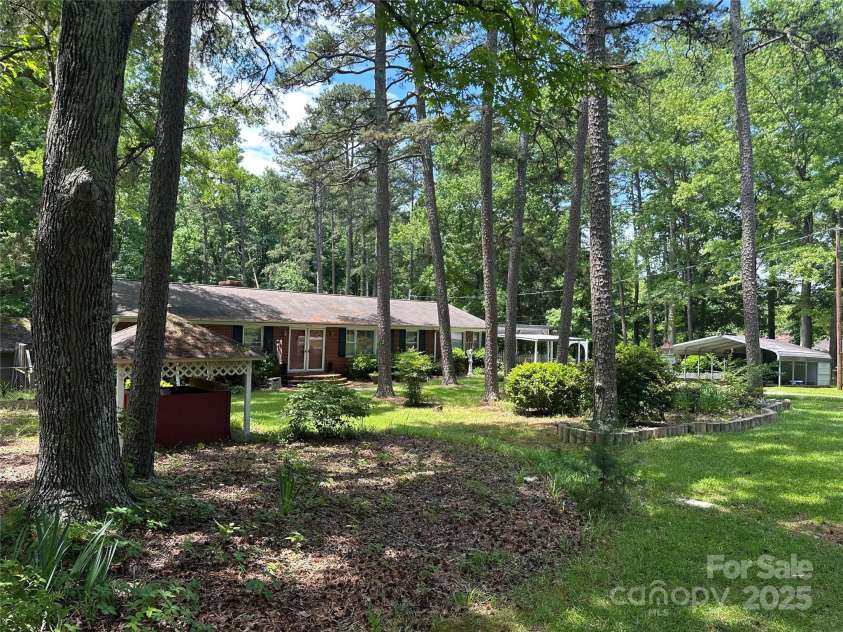 8524 Anette Avenue, Mint Hill, NC 28227.  MLS# CAR4258725, YatesRealty ID 23078. 