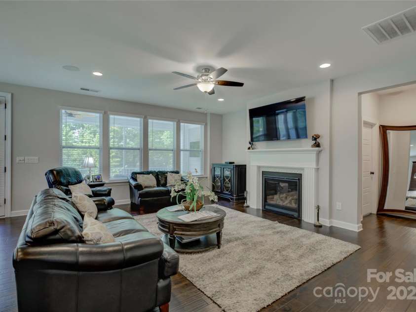11718 Preservation Lane, Charlotte, NC 28278.  MLS# CAR4259899, YatesRealty ID 23079. 