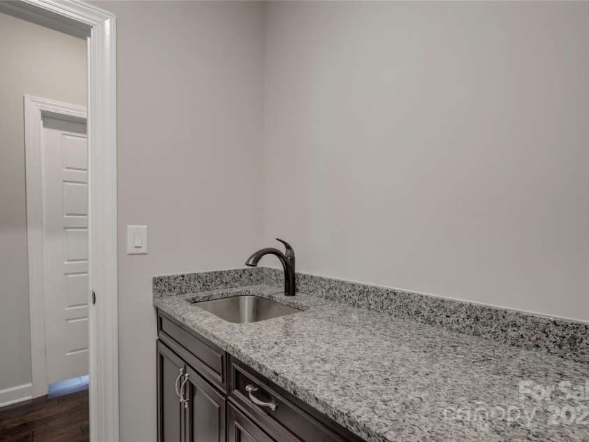 11718 Preservation Lane, Charlotte, NC 28278.  MLS# CAR4259899, YatesRealty ID 23079. 