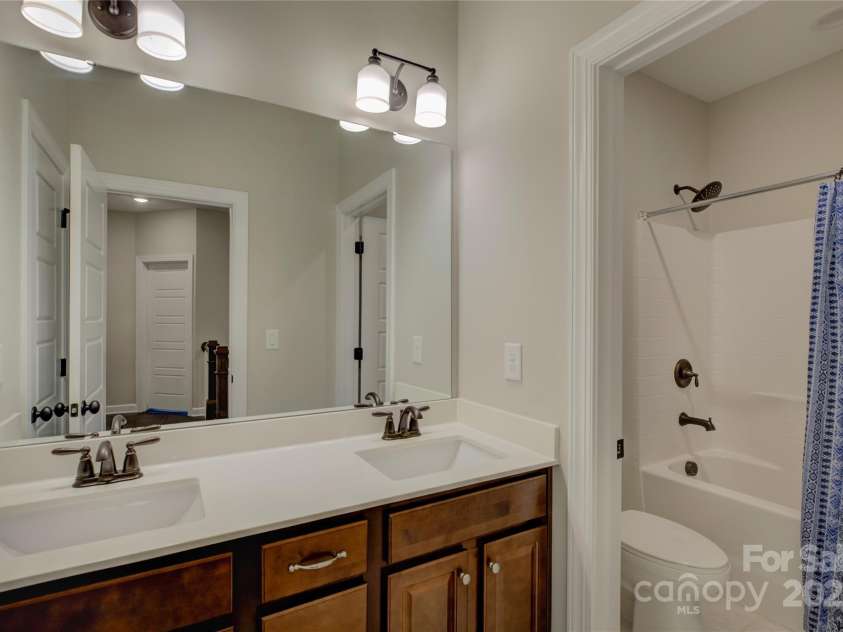 11718 Preservation Lane, Charlotte, NC 28278.  MLS# CAR4259899, YatesRealty ID 23079. 