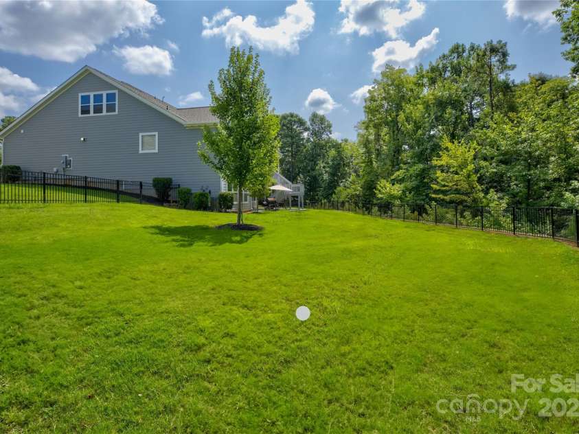 11718 Preservation Lane, Charlotte, NC 28278.  MLS# CAR4259899, YatesRealty ID 23079. 