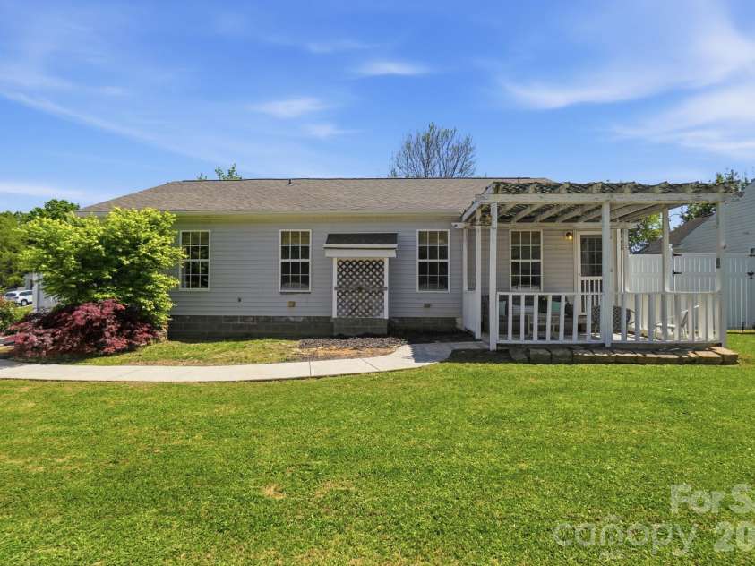 3307 Southern Ginger Drive, Indian Trail, NC 28079.  MLS# CAR4365764, YatesRealty ID 23079. Backyard