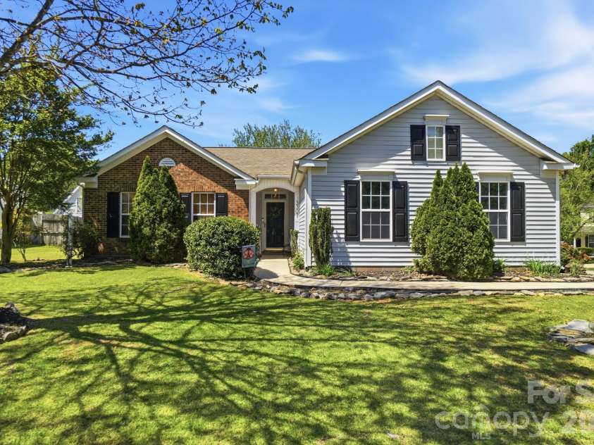 3307 Southern Ginger Drive, Indian Trail, NC 28079.  MLS# CAR4365764, YatesRealty ID 23079. Front