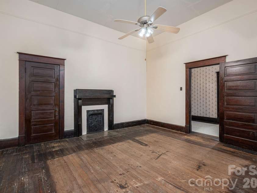 331 Laurel Street, Lincolnton, NC 28092.  MLS# CAR4326390, YatesRealty ID 2308. 