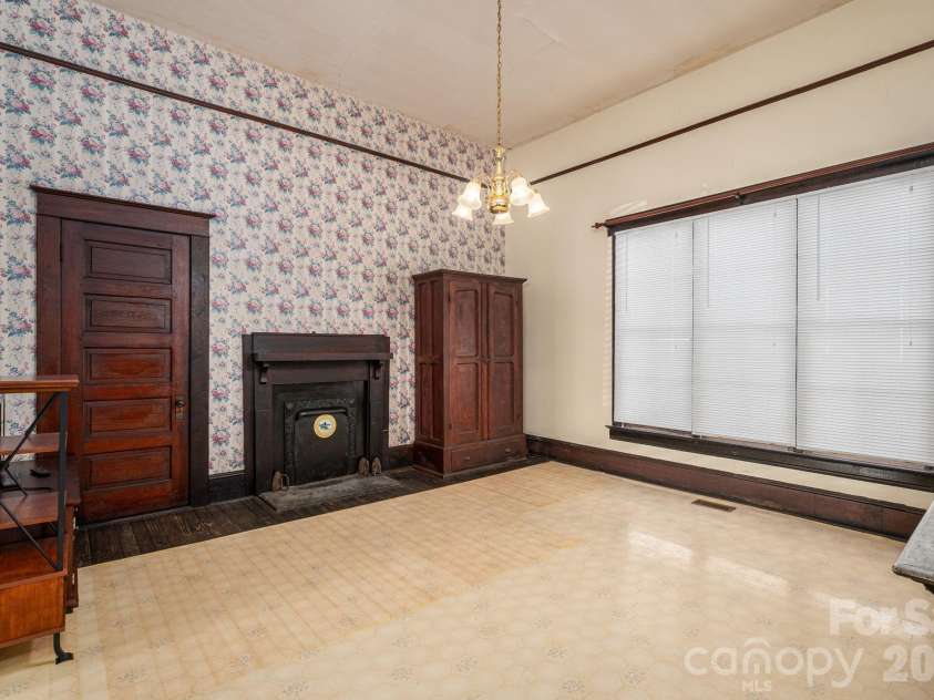 331 Laurel Street, Lincolnton, NC 28092.  MLS# CAR4326390, YatesRealty ID 2308. 