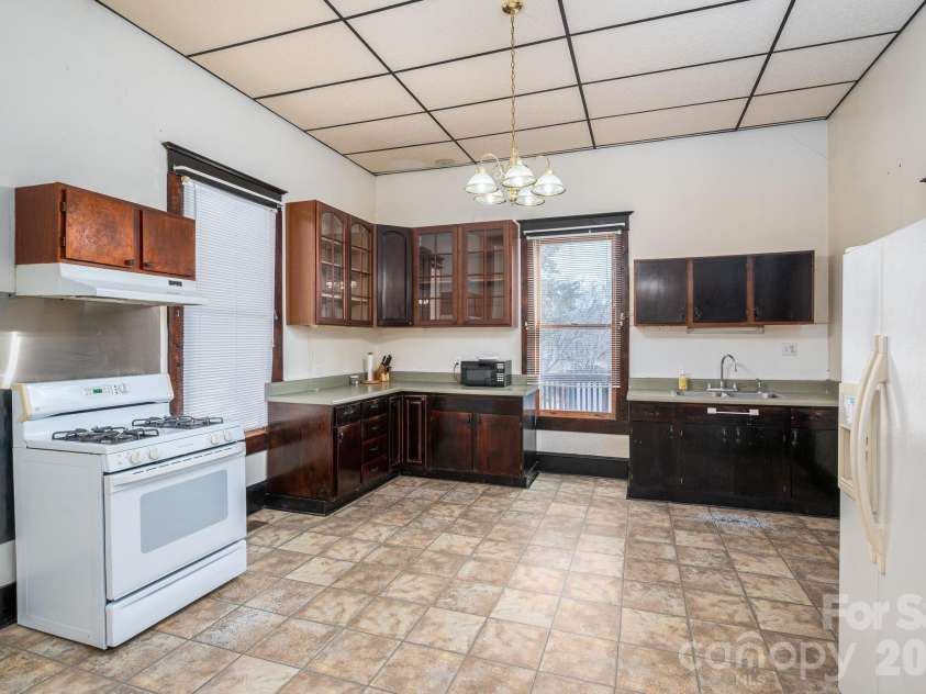 331 Laurel Street, Lincolnton, NC 28092.  MLS# CAR4326390, YatesRealty ID 2308. 