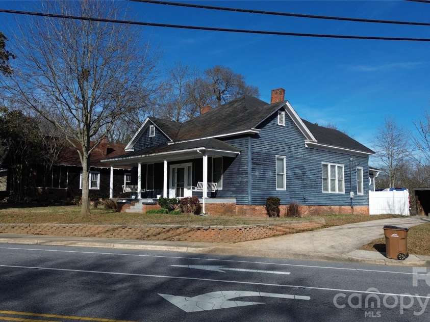 331 Laurel Street, Lincolnton, NC 28092.  MLS# CAR4326390, YatesRealty ID 2308. 