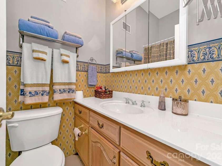 499 Unvdatlvi Court, Brevard, NC 28712.  MLS# CAR4234754, YatesRealty ID 2308. 2nd Bath