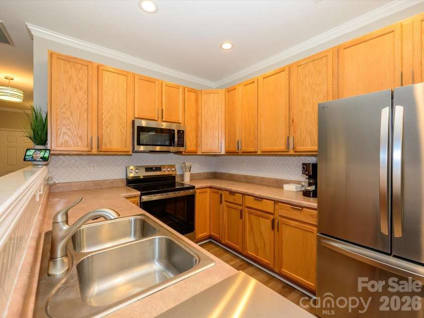 15583 Stronvar House Lane, Charlotte, NC 28277.  MLS# CAR4415520, YatesRealty ID 23080. 