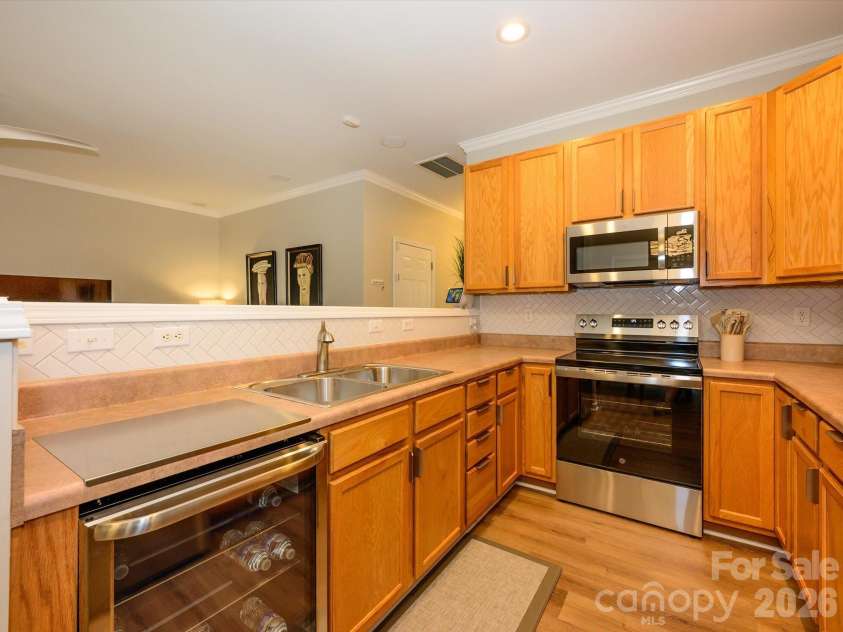 15583 Stronvar House Lane, Charlotte, NC 28277.  MLS# CAR4415520, YatesRealty ID 23080. 