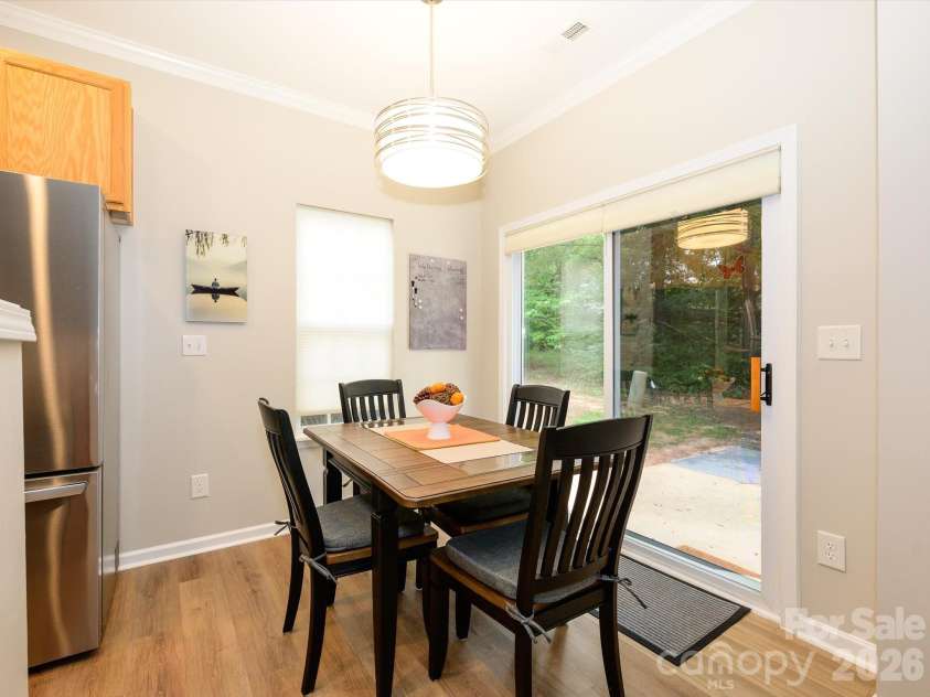 15583 Stronvar House Lane, Charlotte, NC 28277.  MLS# CAR4415520, YatesRealty ID 23080. Dining Area