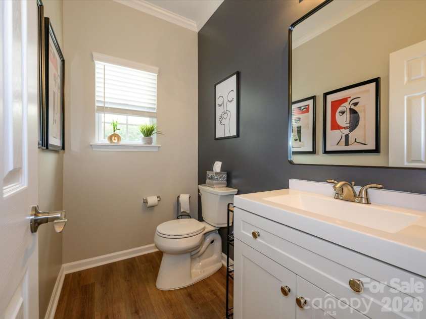 15583 Stronvar House Lane, Charlotte, NC 28277.  MLS# CAR4415520, YatesRealty ID 23080. Powder Room