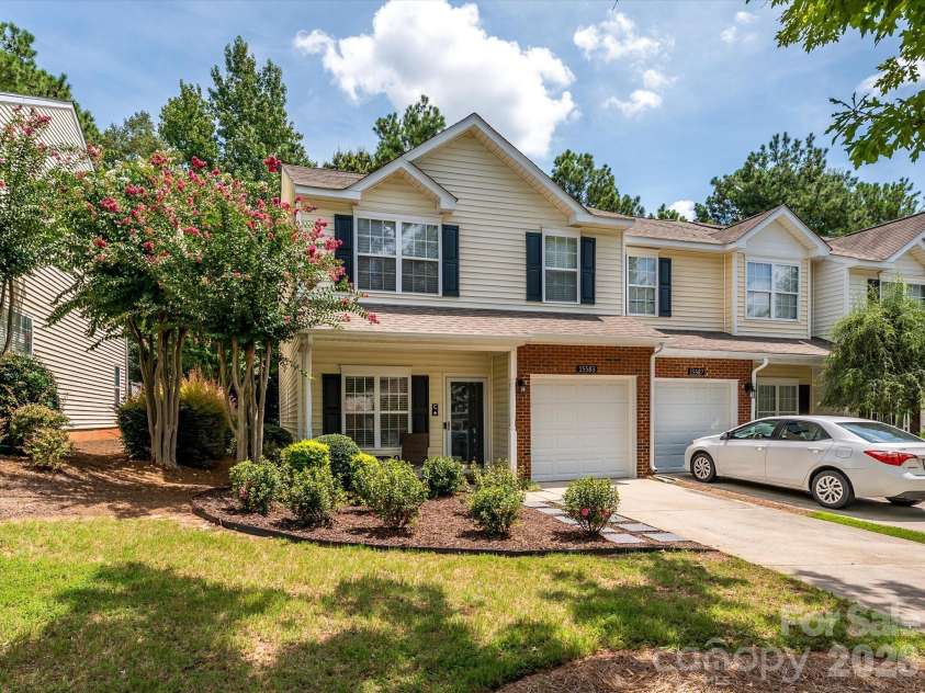 15583 Stronvar House Lane, Charlotte, NC 28277.  MLS# CAR4415520, YatesRealty ID 23080. Welcome Home