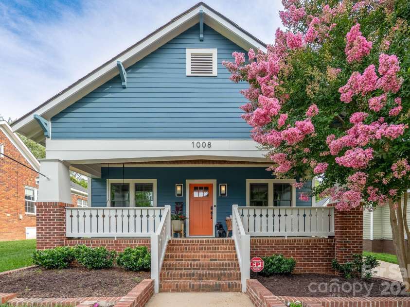 1008 Vanizer Street, Charlotte, NC 28208.  MLS# CAR4270465, YatesRealty ID 23081. 