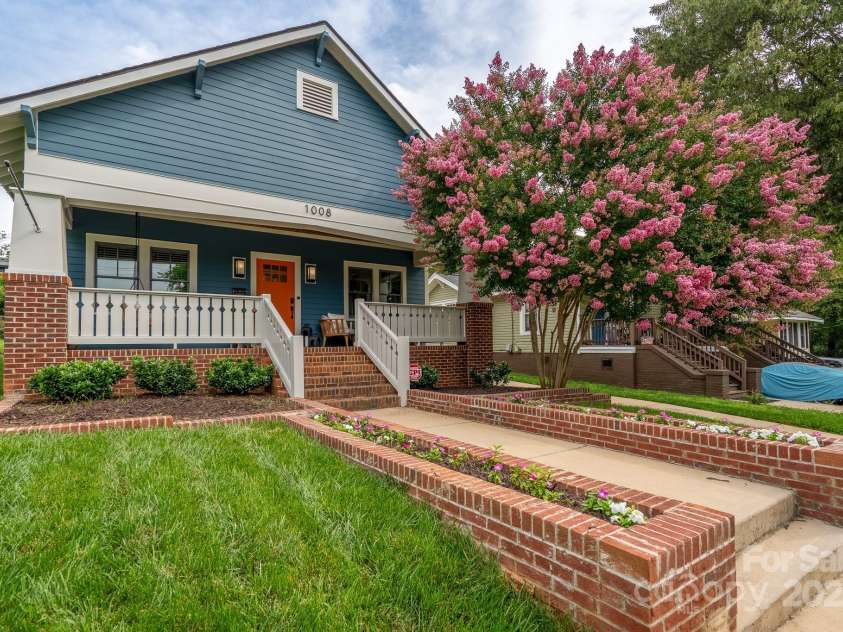 1008 Vanizer Street, Charlotte, NC 28208.  MLS# CAR4270465, YatesRealty ID 23081. 