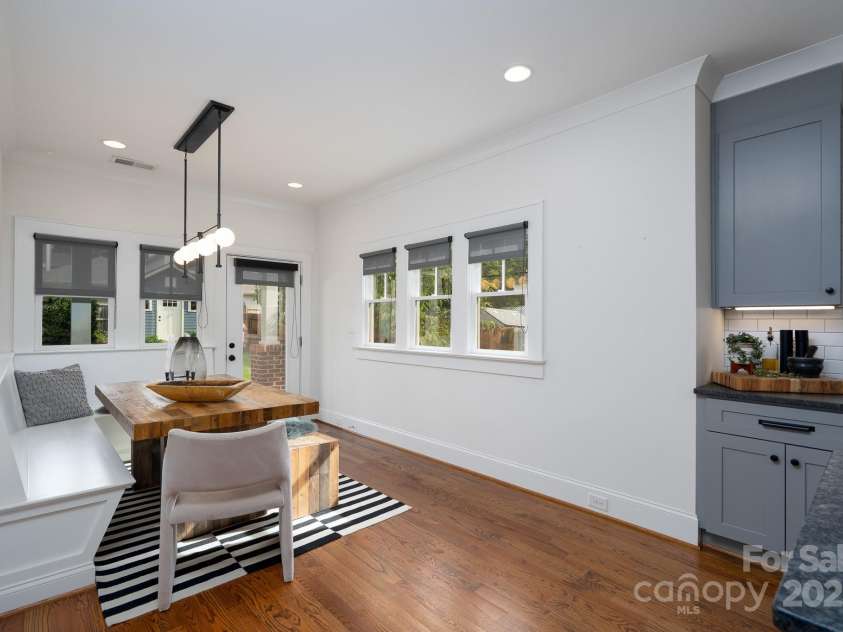 1008 Vanizer Street, Charlotte, NC 28208.  MLS# CAR4270465, YatesRealty ID 23081. 