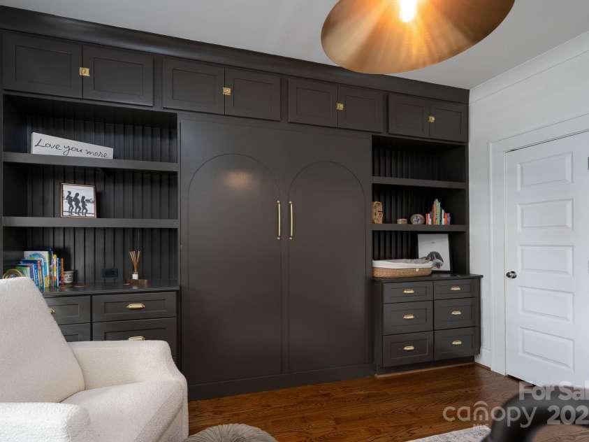 1008 Vanizer Street, Charlotte, NC 28208.  MLS# CAR4270465, YatesRealty ID 23081. 