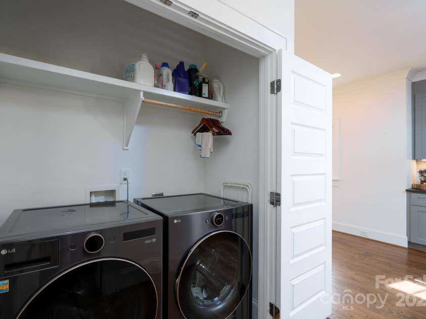 1008 Vanizer Street, Charlotte, NC 28208.  MLS# CAR4270465, YatesRealty ID 23081. 