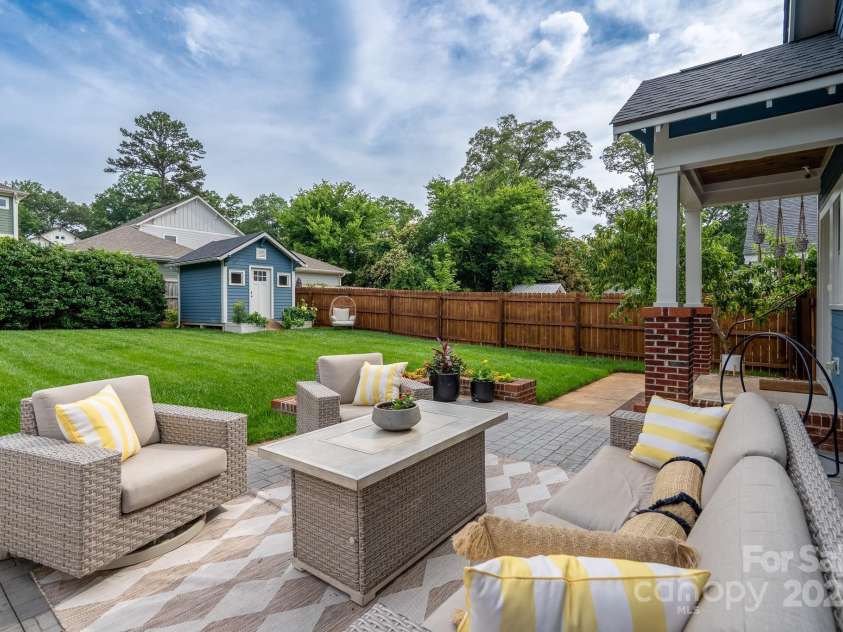 1008 Vanizer Street, Charlotte, NC 28208.  MLS# CAR4270465, YatesRealty ID 23081. 