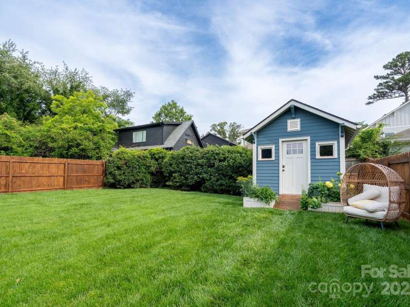 1008 Vanizer Street, Charlotte, NC 28208.  MLS# CAR4270465, YatesRealty ID 23081. 
