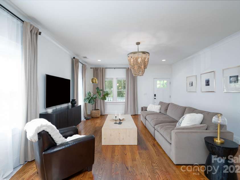 1008 Vanizer Street, Charlotte, NC 28208.  MLS# CAR4270465, YatesRealty ID 23081. 