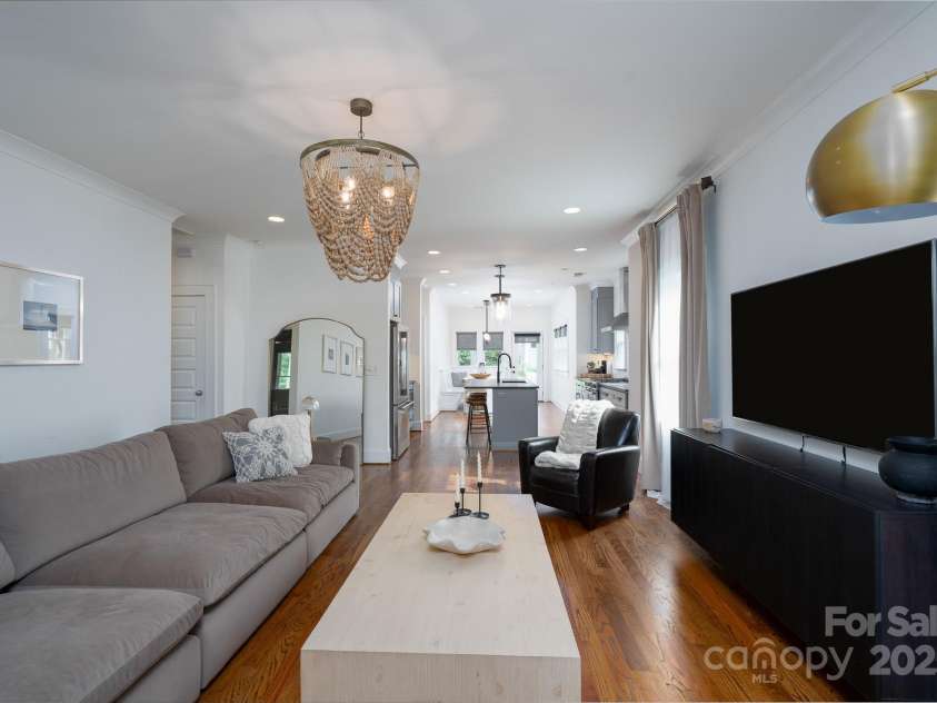1008 Vanizer Street, Charlotte, NC 28208.  MLS# CAR4270465, YatesRealty ID 23081. 
