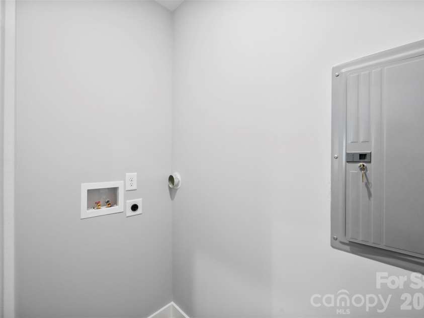 392 Park Road, Albemarle, NC 28001.  MLS# CAR4376170, YatesRealty ID 23081. Laundry