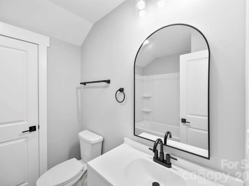 392 Park Road, Albemarle, NC 28001.  MLS# CAR4376170, YatesRealty ID 23081. Upstairs Bathroom