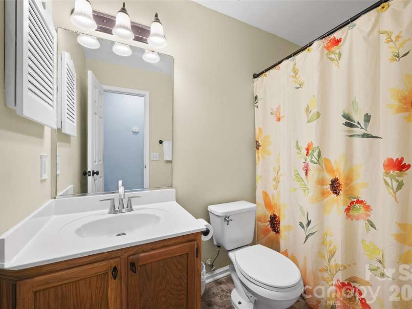 106 Shade Tree Circle, Fort Mill, SC 29715.  MLS# CAR4353903, YatesRealty ID 23082. 