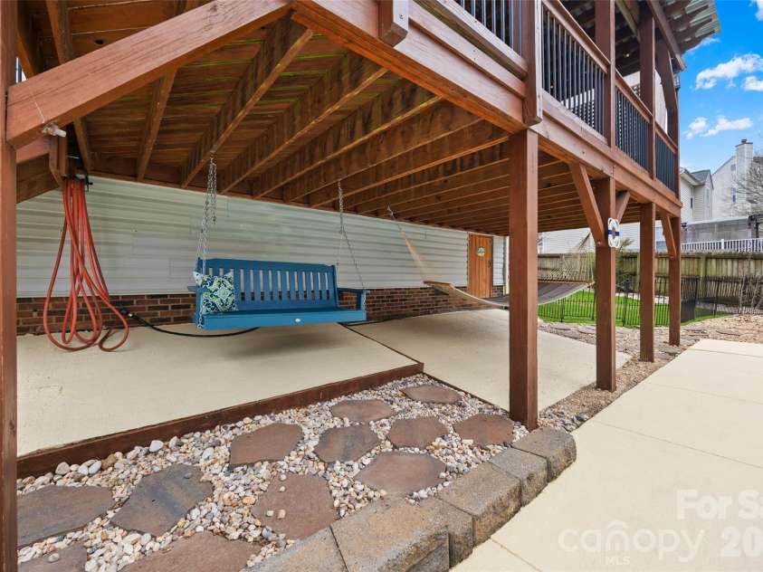 106 Shade Tree Circle, Fort Mill, SC 29715.  MLS# CAR4353903, YatesRealty ID 23082. 