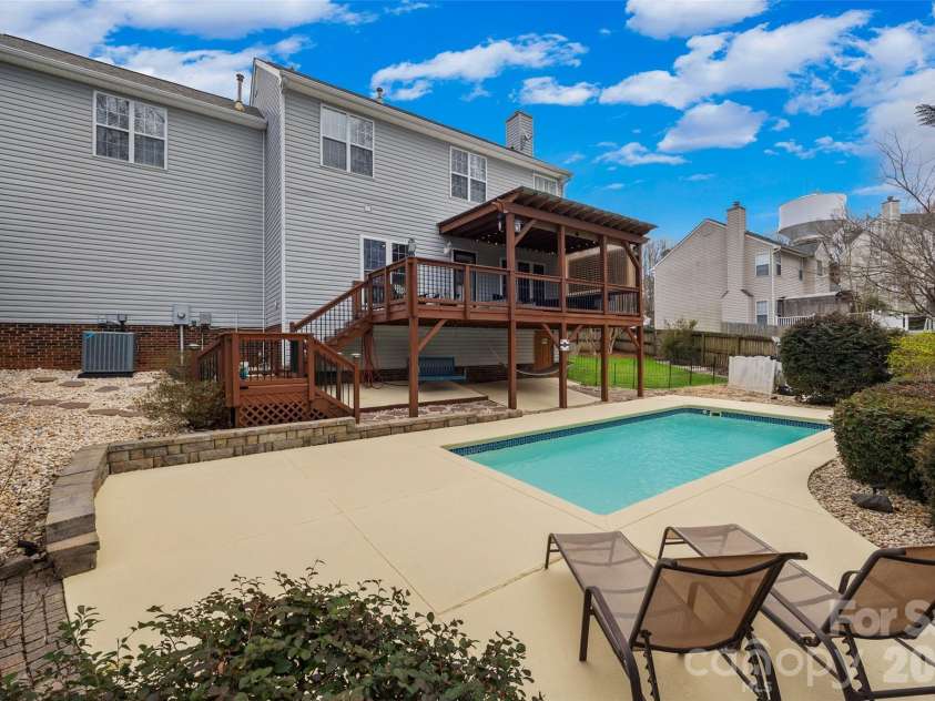 106 Shade Tree Circle, Fort Mill, SC 29715.  MLS# CAR4353903, YatesRealty ID 23082. 