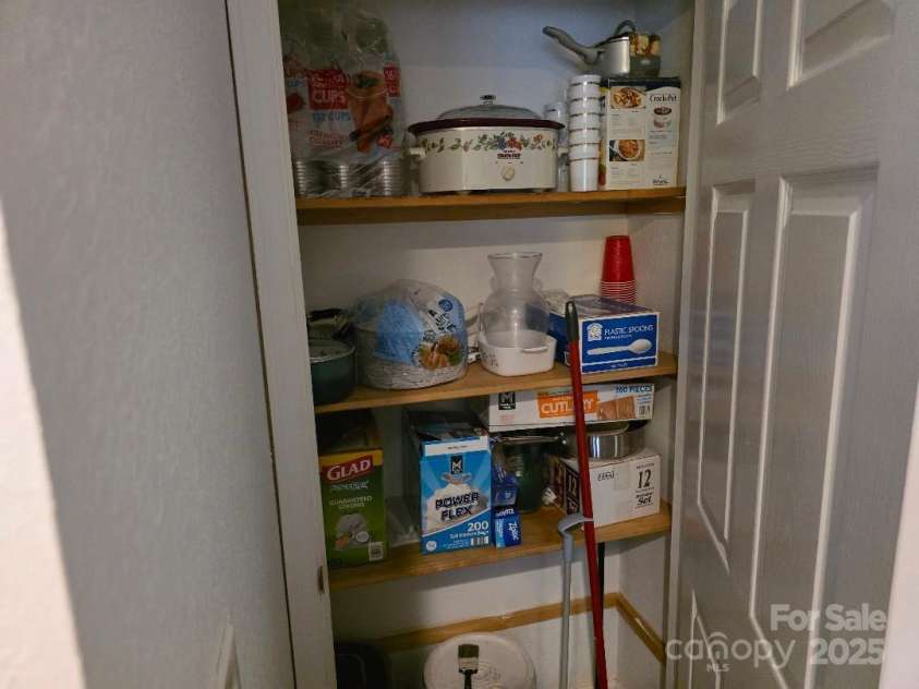 14 Yellow Brick Lane, Burnsville, NC 28714.  MLS# CAR4273450, YatesRealty ID 23082. Pantry off of kitchen