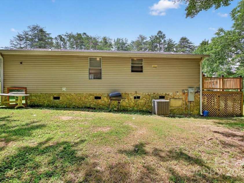 2611 Dallas Stanley Highway, Stanley, NC 28164.  MLS# CAR4276591, YatesRealty ID 23083. 