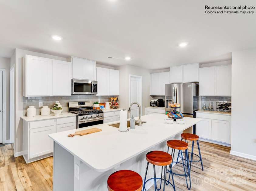 113 Oconee Trail, Statesville, NC 28625.  MLS# CAR4274165, YatesRealty ID 23085. Kitchen