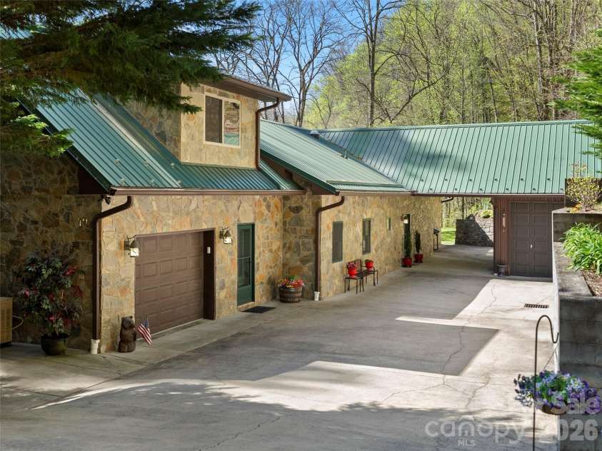 79 Ward Road, Maggie Valley, NC 28751.  MLS# CAR4374257, YatesRealty ID 23086. 