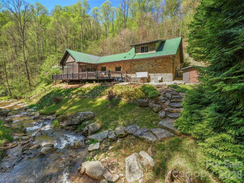 79 Ward Road, Maggie Valley, NC 28751.  MLS# CAR4374257, YatesRealty ID 23086. 