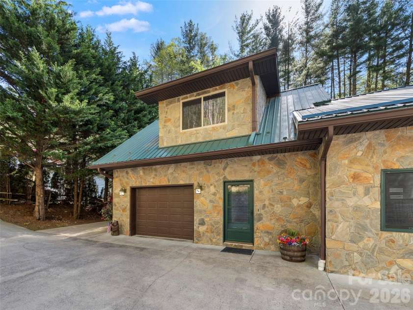 79 Ward Road, Maggie Valley, NC 28751.  MLS# CAR4374257, YatesRealty ID 23086. 