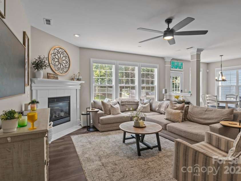 9412 Rosalyn Glen Road, Cornelius, NC 28031.  MLS# CAR4268548, YatesRealty ID 23086. Check out all that light in this open floor plan.